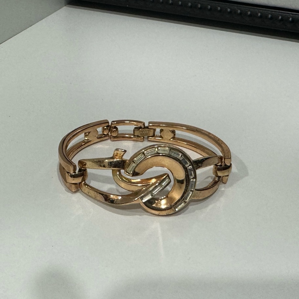 Vintage Trifari Goldtone bracelet